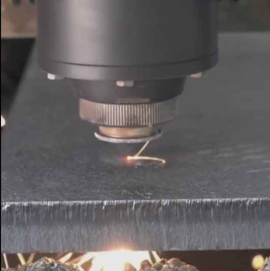 How to correctly select auxiliary gas for fiber laser cutting machine?